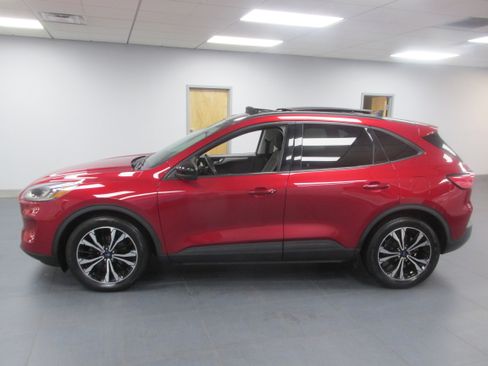 Certified 2021 Ford Escape SE w/ SE Sport Appearance Package image 8