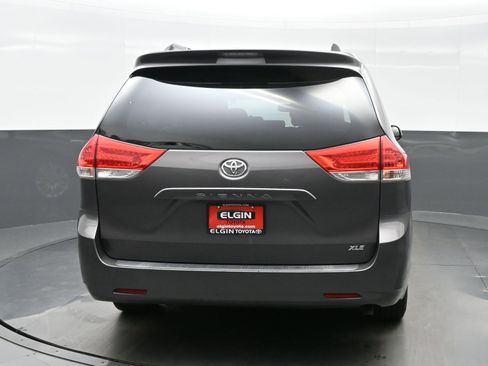 Used 2013 Toyota Sienna XLE image 5
