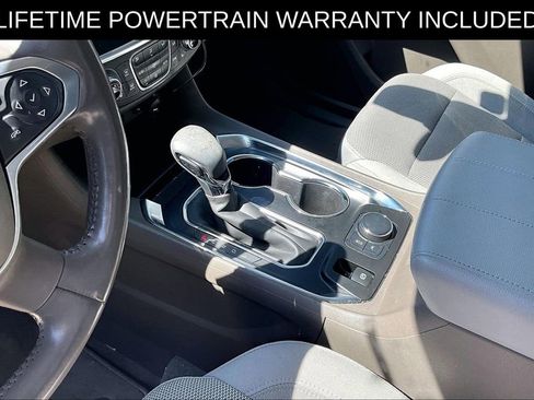 Used 2021 Chevrolet Traverse LT image 14