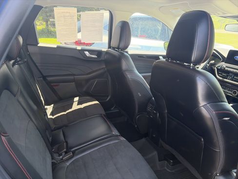 Used 2022 Ford Escape SEL w/ SEL Stealth AWD Package image 9