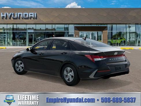 New 2026 Hyundai Elantra SE image 5
