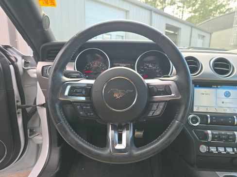 Used 2019 Ford Mustang Premium image 10