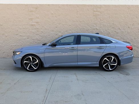 Used 2022 Honda Accord Sport image 2