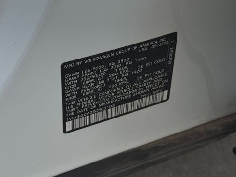 Used 2025 Volkswagen Atlas SE image 30