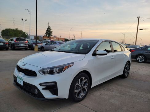 Used 2021 Kia Forte LXS FWD image 3