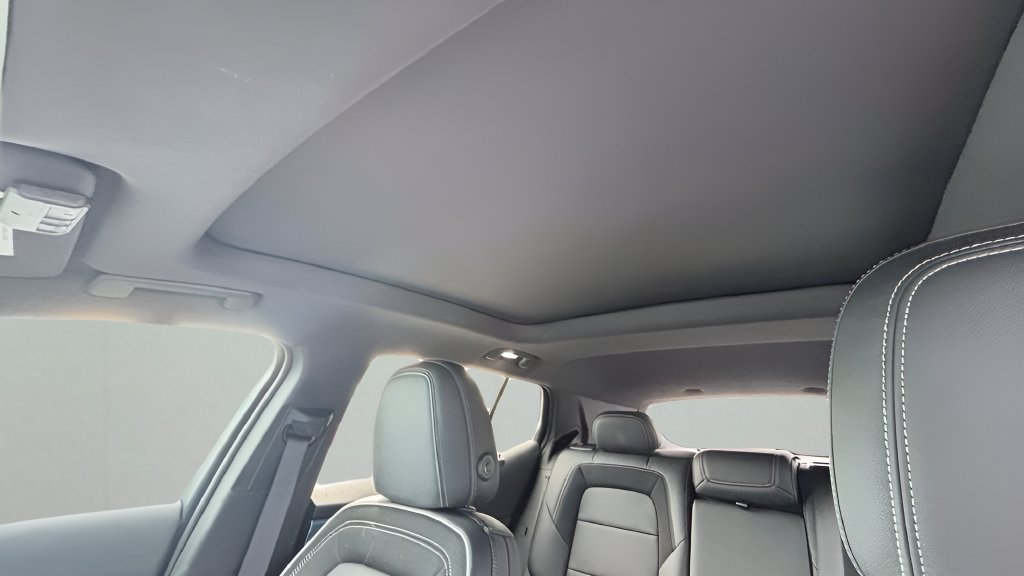 Used 2025 Chevrolet Equinox EV LT w/ Convenience Package II FWD image 8