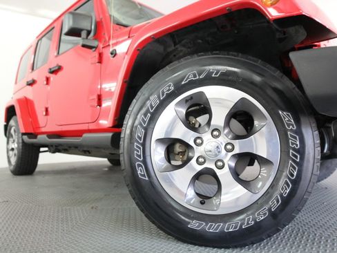 Used 2017 Jeep Wrangler Unlimited Sahara w/ Max Tow Package AWD/4WD image 17