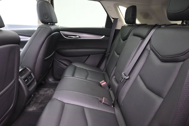 Used 2017 Cadillac XT5 Luxury w/ Driver Awareness Package AWD/4WD image 18