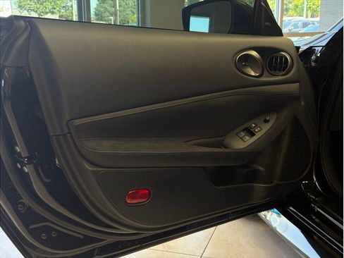 Used 2024 Nissan Z Performance w/ Floor Mat Package RWD image 10