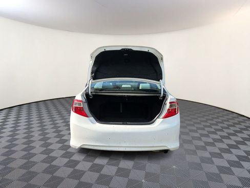 Used 2014 Toyota Camry LE FWD image 6