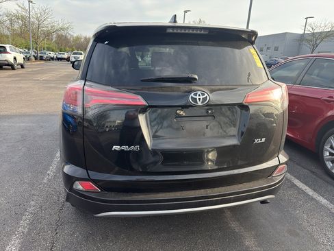Used 2018 Toyota RAV4 XLE image 5