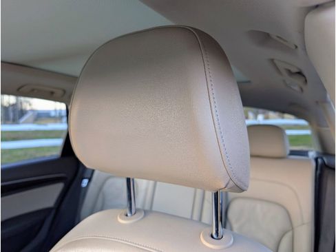 Used 2015 Audi Q5 2.0T Premium Plus w/ Technology Package image 15