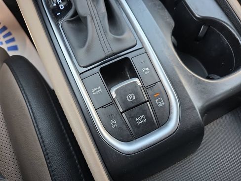 Used 2019 Hyundai Santa Fe FWD image 29