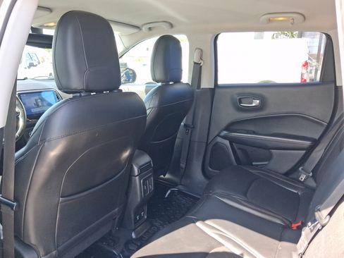 Used 2018 Jeep Compass Latitude w/ Popular Equipment Group FWD image 22