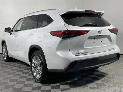 Used 2023 Toyota Highlander Limited AWD/4WD image 5