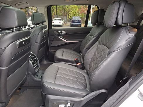Certified 2024 BMW X7 xDrive40i w/ Premium Package image 8