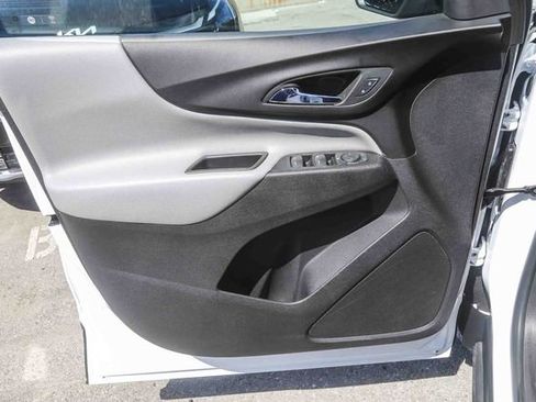 Used 2023 Chevrolet Equinox LS FWD image 21