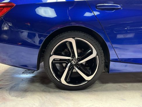 Used 2018 Honda Accord Sport image 32