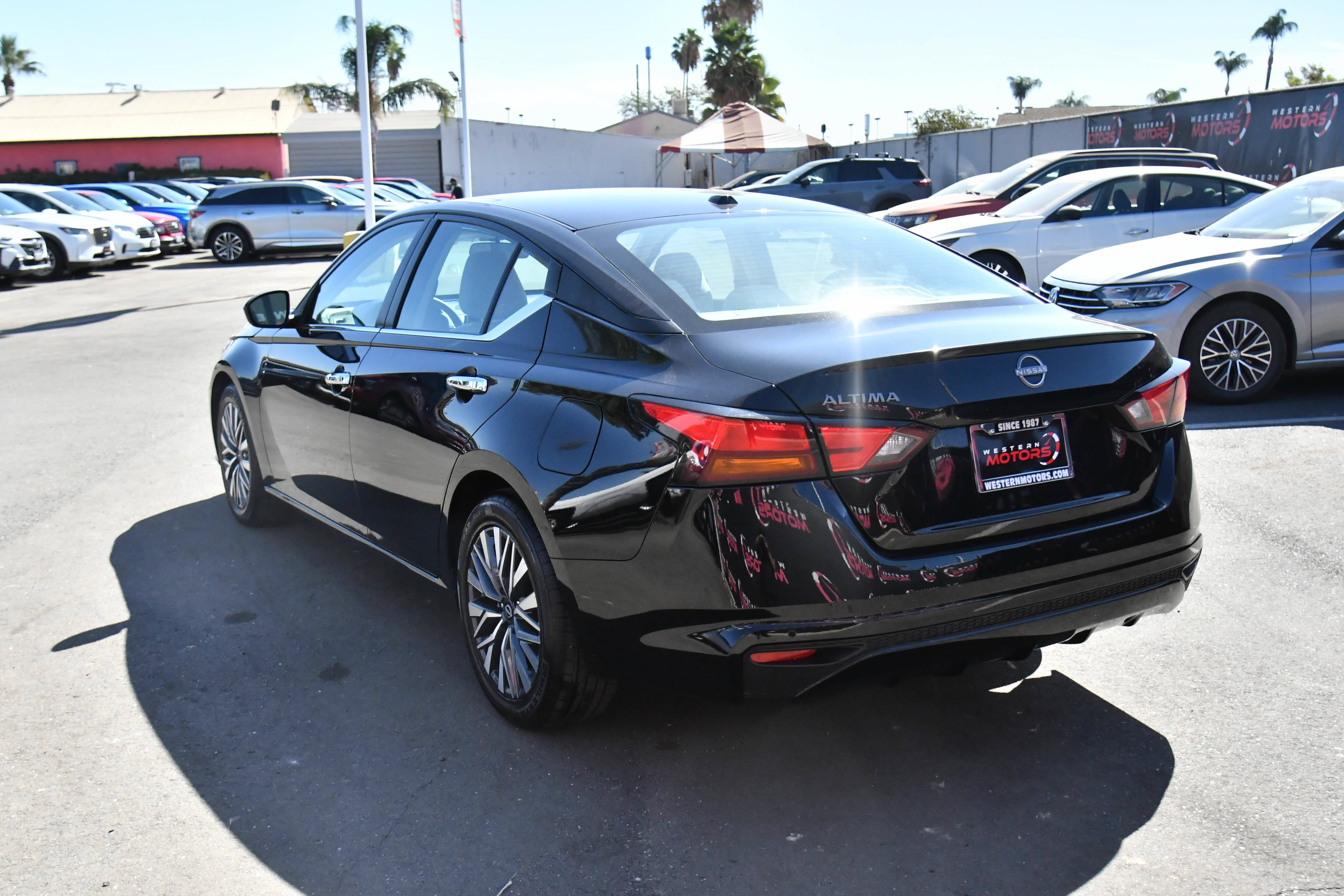 Used 2025 Nissan Altima 2.5 SV FWD image 6