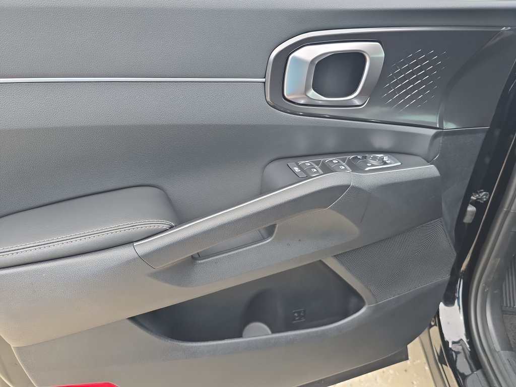 New 2026 Kia Sorento S FWD image 17