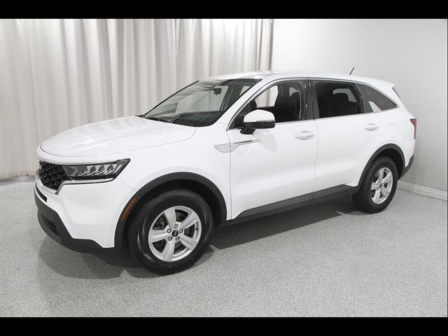 Used 2023 Kia Sorento LX AWD/4WD image 3