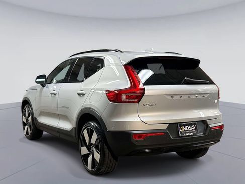 Used 2023 Volvo XC40 Recharge Ultimate AWD/4WD image 12