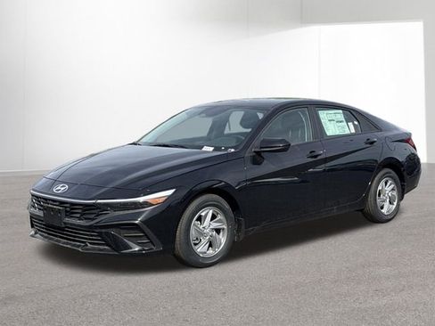 New 2026 Hyundai Elantra Sport FWD image 26