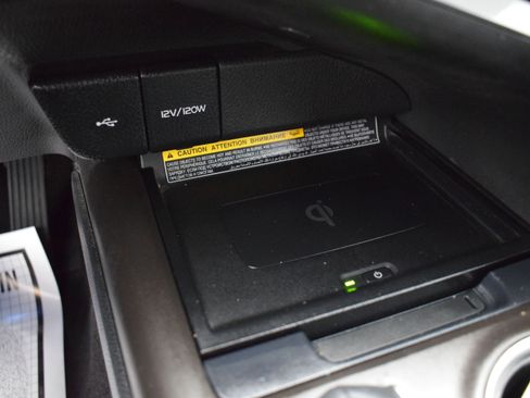 Used 2021 Toyota Camry XLE w/ Cold Weather Package image 17