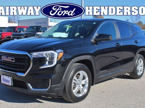 Used 2024 GMC Terrain SLE image 1