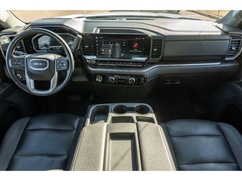 Used 2024 GMC Sierra 1500 SLT image 17