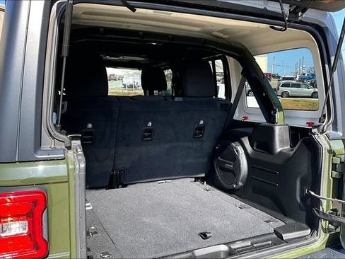 Used 2021 Jeep Wrangler Unlimited Rubicon AWD/4WD image 29