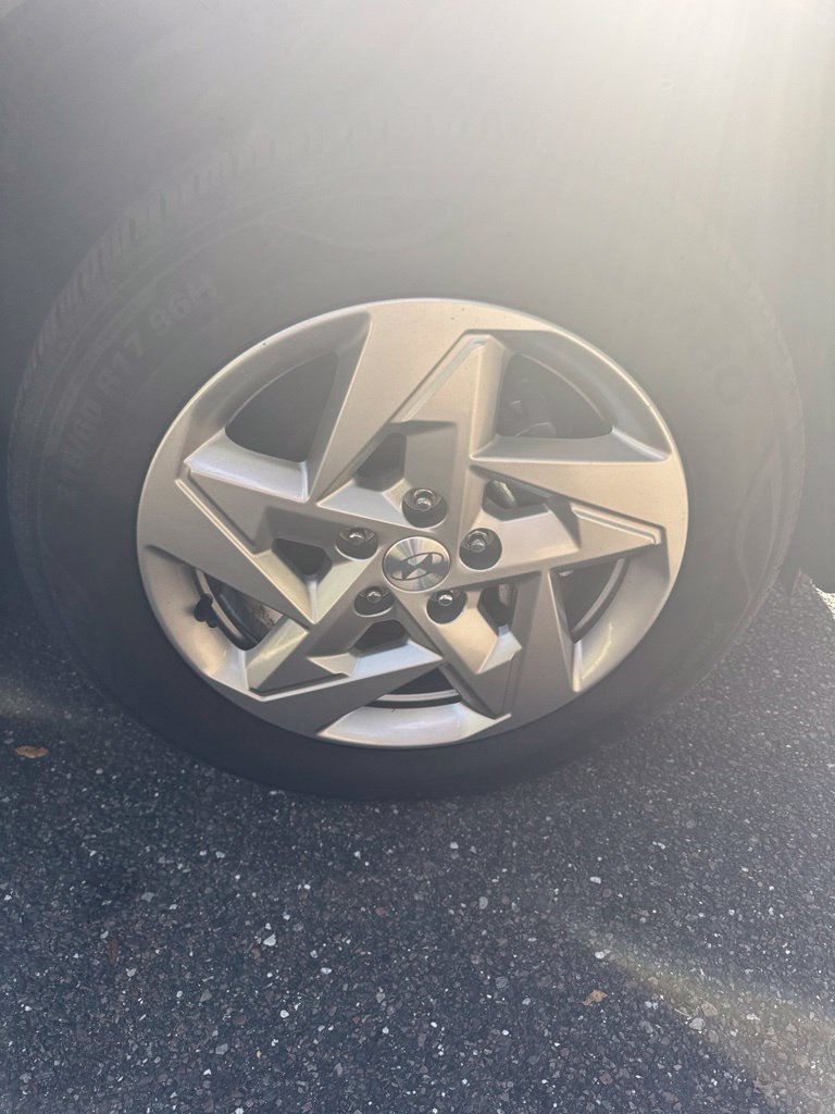 Used 2025 Hyundai Kona SE FWD image 29