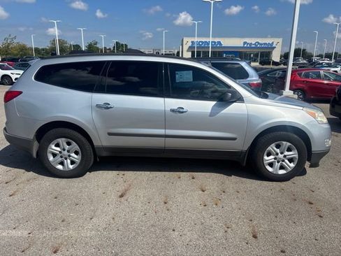 Used 2011 Chevrolet Traverse LS FWD image 19