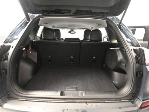 Used 2020 Jeep Cherokee Limited image 24