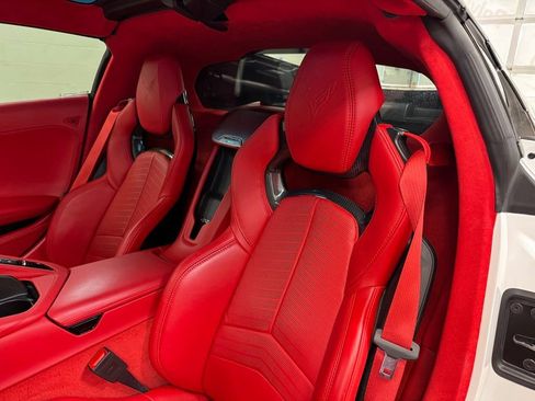 Used 2023 Chevrolet Corvette Stingray Premium Cpe w/ Z51 Performance Package RWD image 17