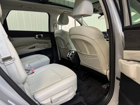 Used 2025 Kia Sorento SX image 24
