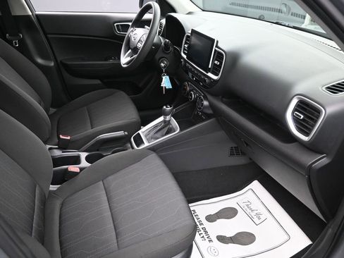 Used 2022 Hyundai Venue SE FWD image 30