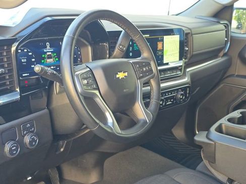 Used 2025 Chevrolet Silverado 1500 LT RWD image 9