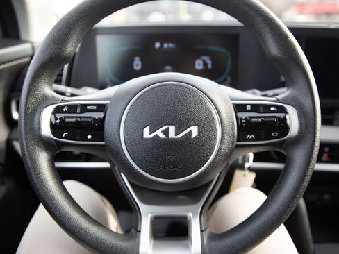 Used 2025 Kia Sportage LX image 10