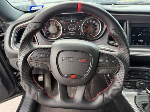 Used 2019 Dodge Challenger SXT RWD image 13