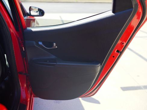 Used 2019 Hyundai Veloster 2.0 image 21