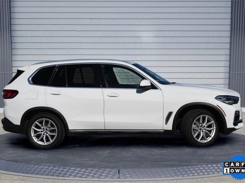 Used 2021 BMW X5 xDrive40i w/ Premium Package image 3