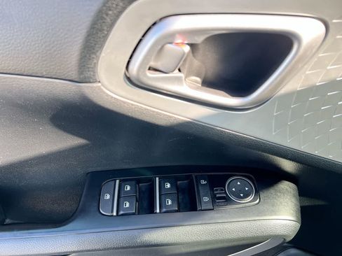 Used 2024 Kia Soul LX w/ Option Group 015 FWD image 13