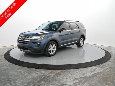 Used 2018 Ford Explorer XLT w/ Equipment Group 202A FWD image 1