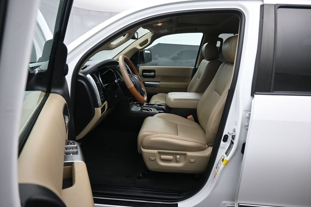 Used 2019 Toyota Sequoia Limited w/ Safety & Convenience Package AWD/4WD image 13