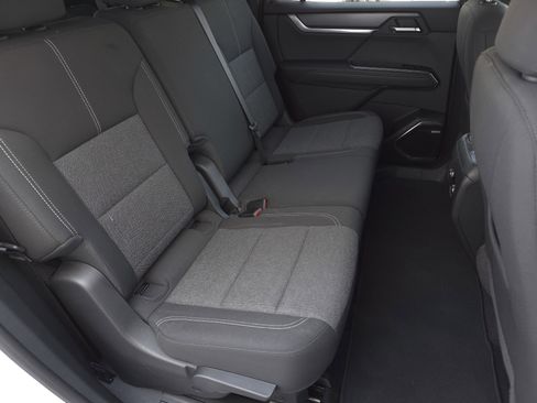 Used 2025 GMC Acadia Elevation image 42