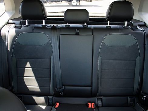 Used 2023 Volkswagen Taos SE image 12