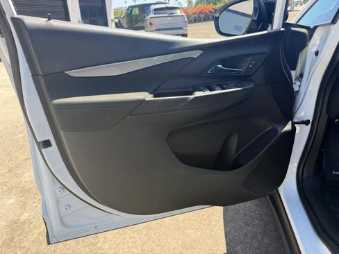 Used 2022 Chevrolet Bolt LT FWD image 9