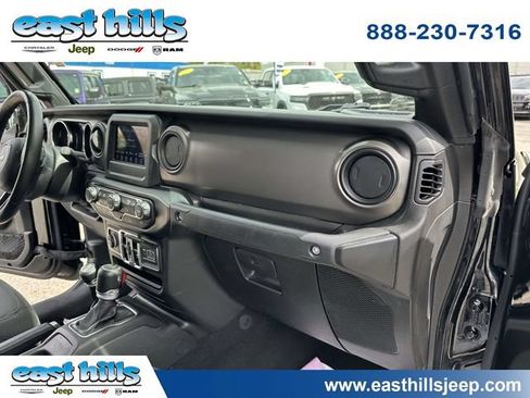 Used 2022 Jeep Gladiator Sport AWD/4WD image 21