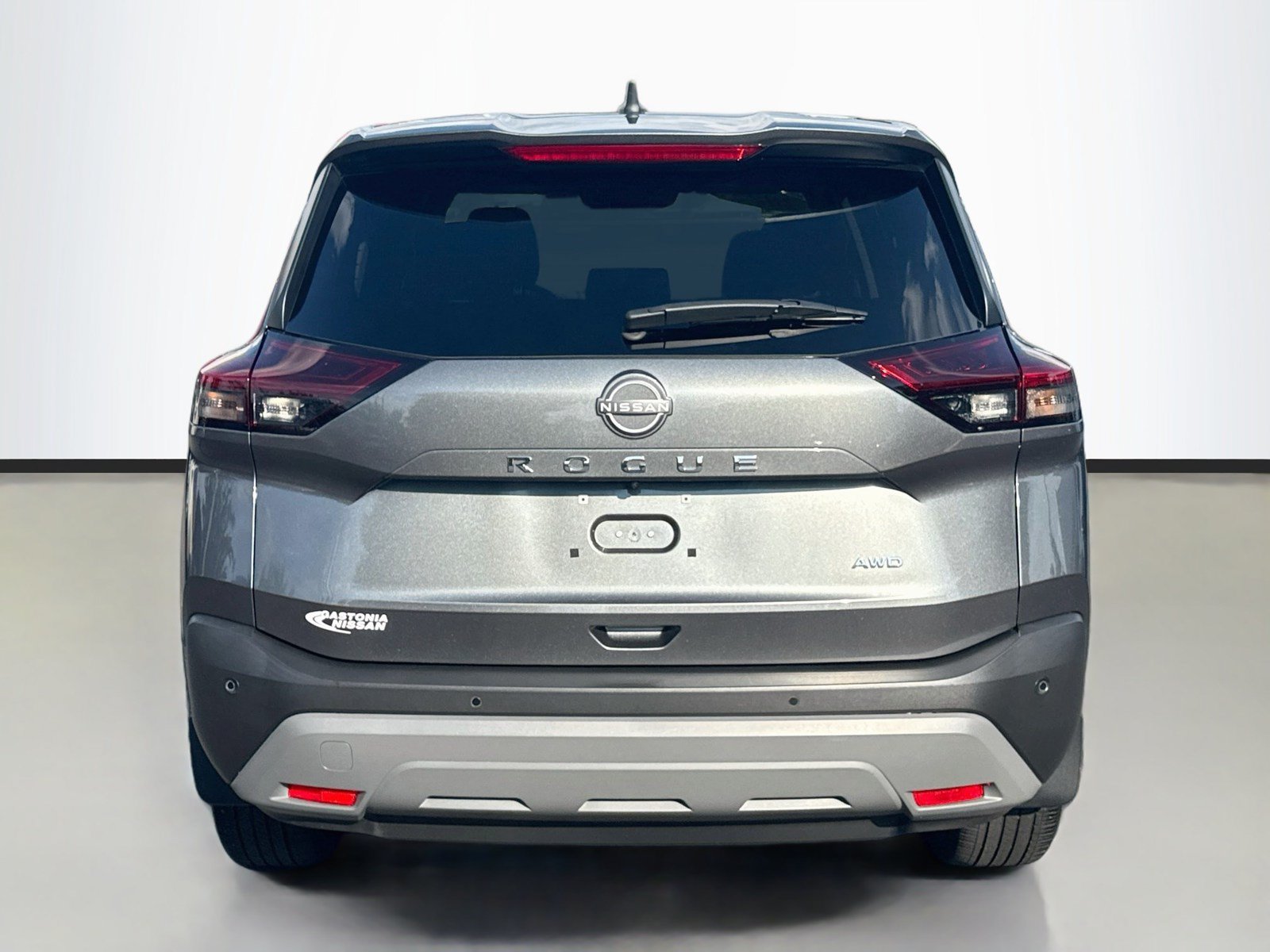 Used 2023 Nissan Rogue S AWD/4WD image 6